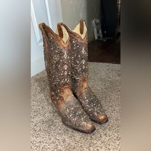 Women size 8 1/2 corral boots.